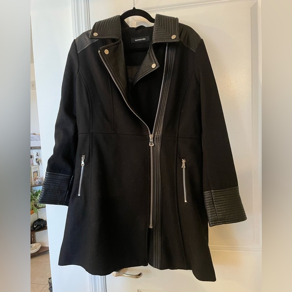 Great used condition wool and faux leather a symmetrical coat, black and silver - Picture 1 of 3